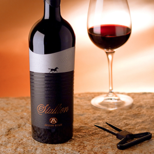 Червено вино Ейнджъл`с Естейт Стелиън Класик, 0.75 л + 1 чаша