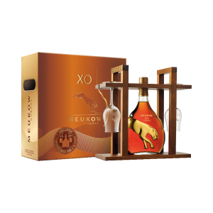 Коняк Meukow XO 700ml 40% с 2 чаши