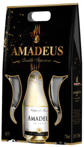 Пенливо вино амадеус 0.75 л. с две чаши